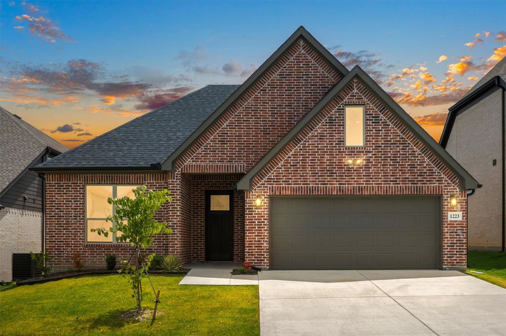1223 Stagecoach Trail, Justin, TX 76247