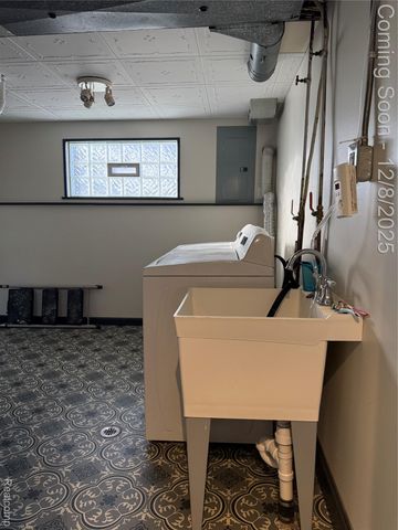 29091 Wagner Drive, Warren, MI 48093