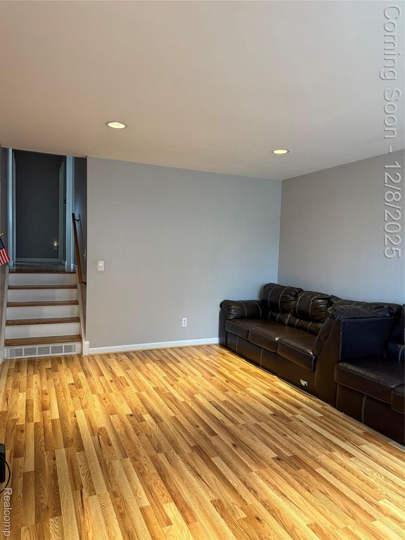 29091 Wagner Drive, Warren, MI 48093