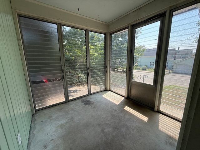 36 Fifth Avenue, Lowell, MA 01854