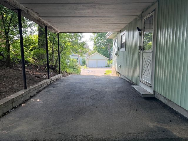 36 Fifth Avenue, Lowell, MA 01854