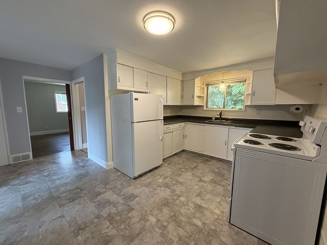36 Fifth Avenue, Lowell, MA 01854