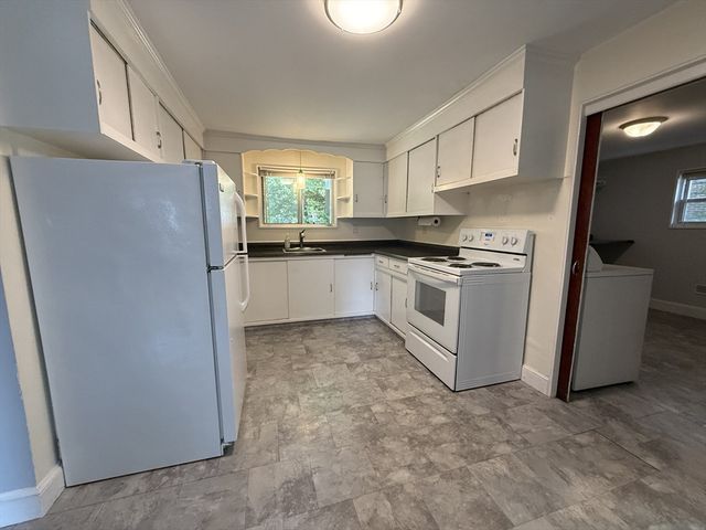 36 Fifth Avenue, Lowell, MA 01854