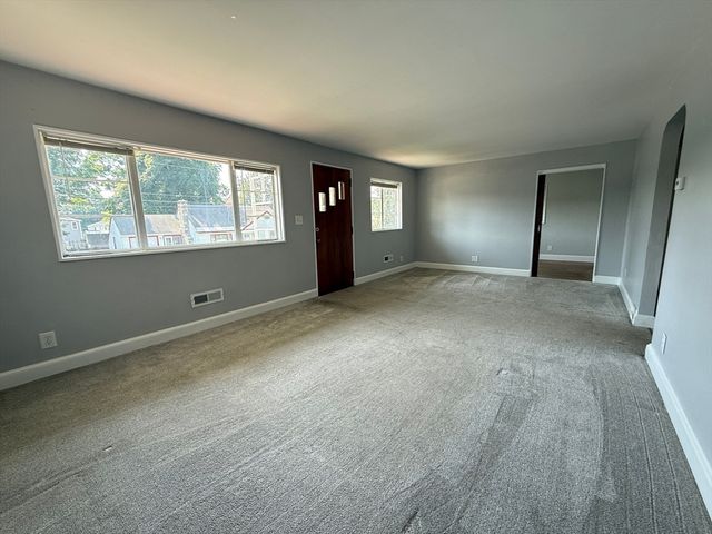 36 Fifth Avenue, Lowell, MA 01854