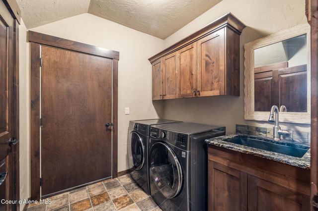 1122 E Maroon Creek DR, Hayden, ID 83835