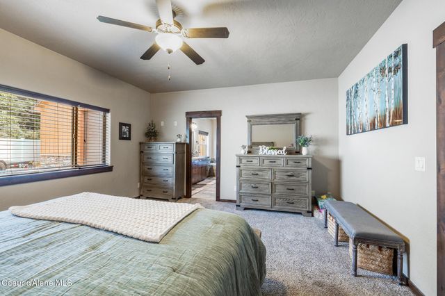 1122 E Maroon Creek DR, Hayden, ID 83835