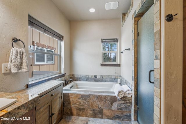 1122 E Maroon Creek DR, Hayden, ID 83835