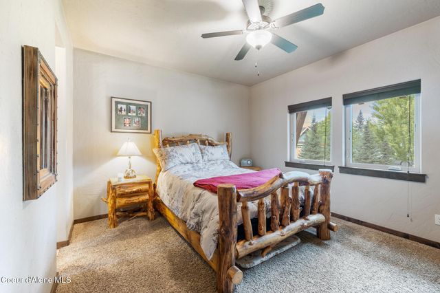 1122 E Maroon Creek DR, Hayden, ID 83835