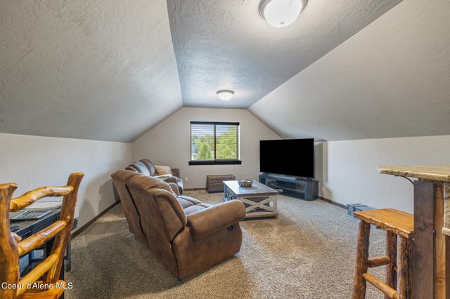 1122 E Maroon Creek DR, Hayden, ID 83835