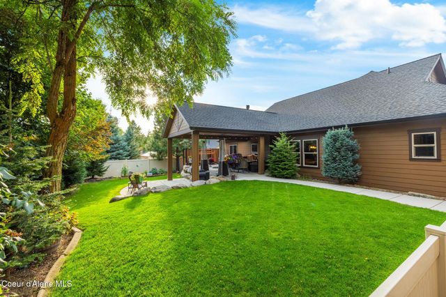 1122 E Maroon Creek DR, Hayden, ID 83835