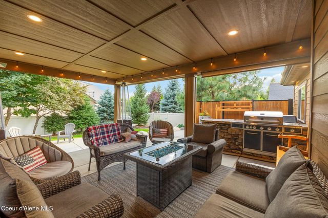 1122 E Maroon Creek DR, Hayden, ID 83835