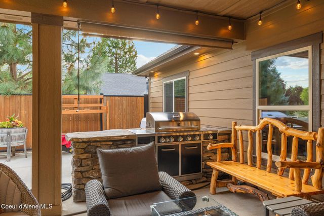 1122 E Maroon Creek DR, Hayden, ID 83835