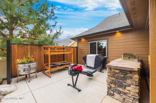 1122 E Maroon Creek DR, Hayden, ID 83835