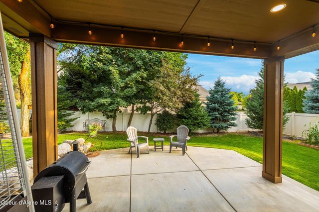 1122 E Maroon Creek DR, Hayden, ID 83835