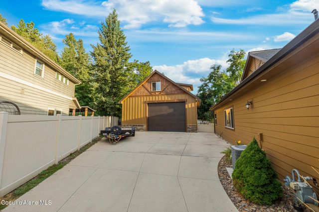 1122 E Maroon Creek DR, Hayden, ID 83835