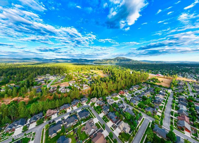 1122 E Maroon Creek DR, Hayden, ID 83835
