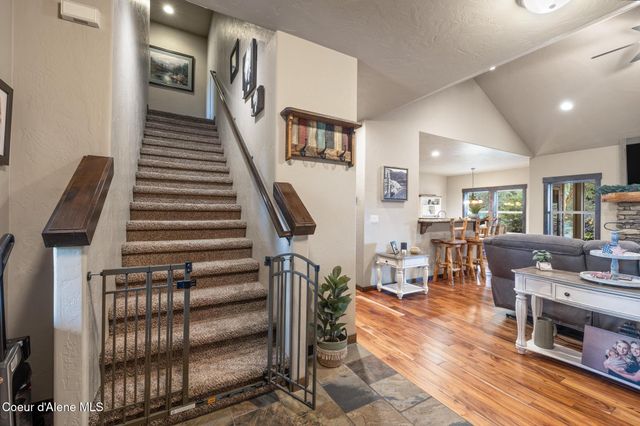 1122 E Maroon Creek DR, Hayden, ID 83835
