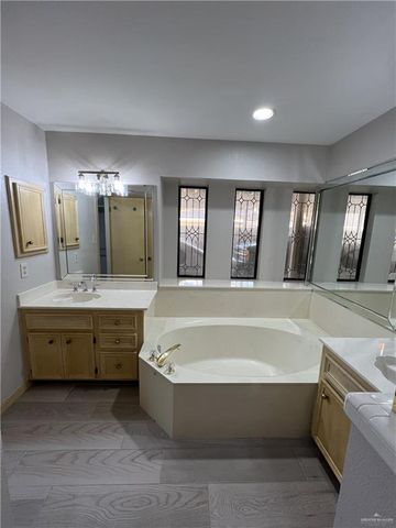 121 E Jonquil Avenue, Mcallen, TX 78501