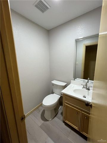 121 E Jonquil Avenue, Mcallen, TX 78501