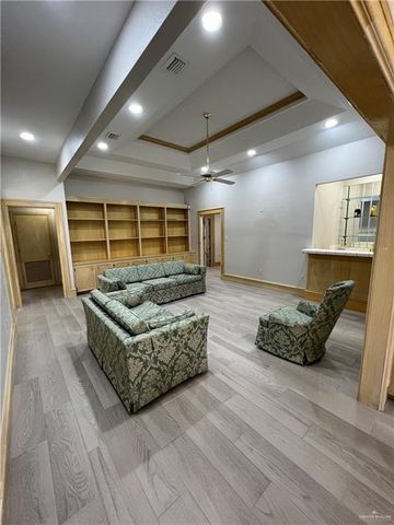 121 E Jonquil Avenue, Mcallen, TX 78501