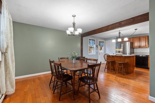 128 Birchcroft Rd, Leominster, MA 01453