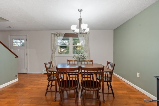 128 Birchcroft Rd, Leominster, MA 01453