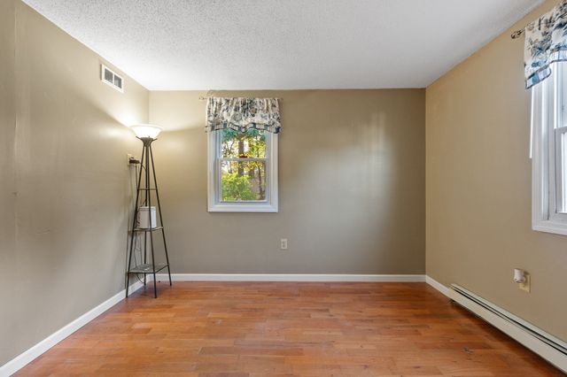 128 Birchcroft Rd, Leominster, MA 01453