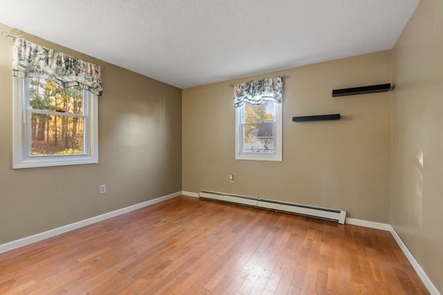 128 Birchcroft Rd, Leominster, MA 01453
