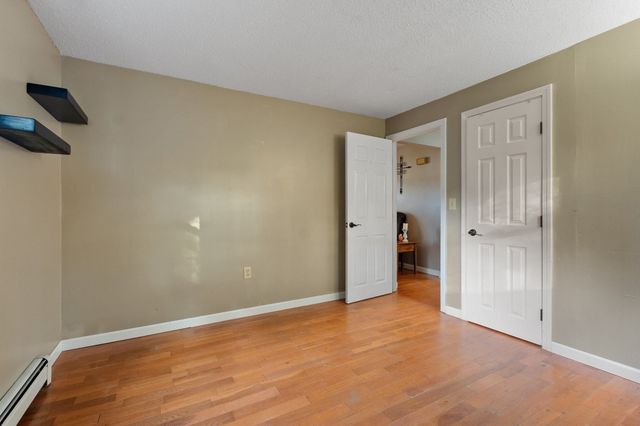 128 Birchcroft Rd, Leominster, MA 01453