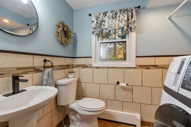 128 Birchcroft Rd, Leominster, MA 01453
