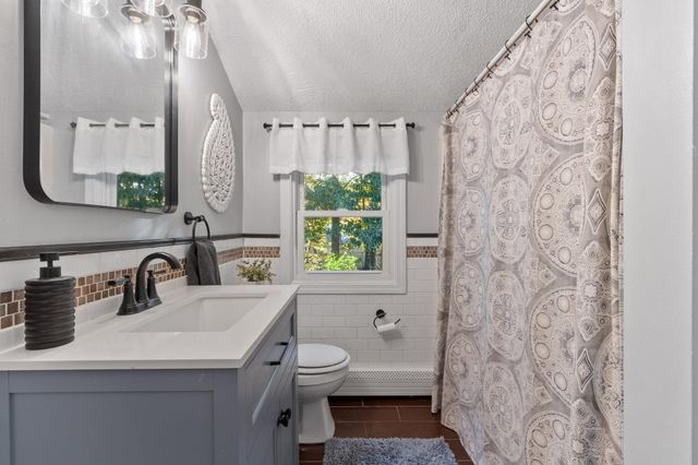128 Birchcroft Rd, Leominster, MA 01453