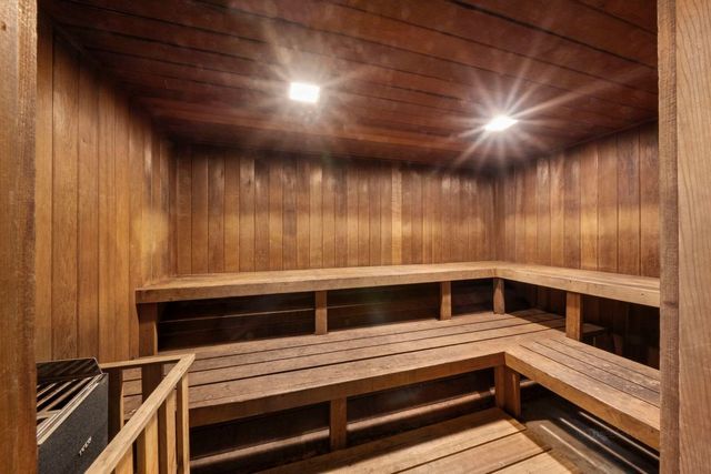 70 W Huron Street 506, Chicago, IL 60654