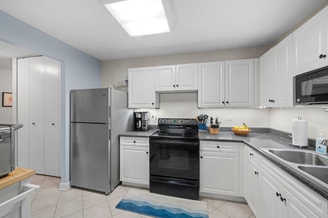 70 W Huron Street 506, Chicago, IL 60654