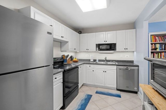 70 W Huron Street 506, Chicago, IL 60654