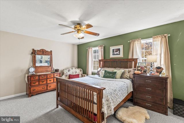 10 AMANDA AVE, Hanover, PA 17331