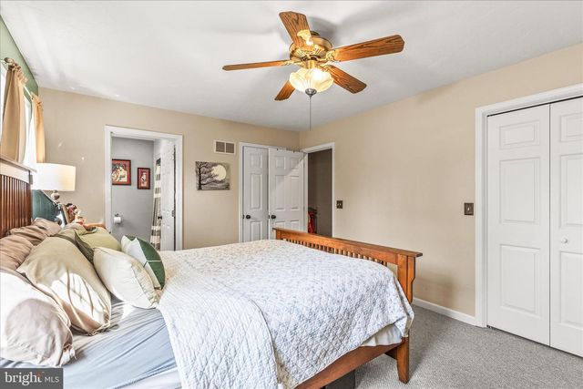 10 AMANDA AVE, Hanover, PA 17331