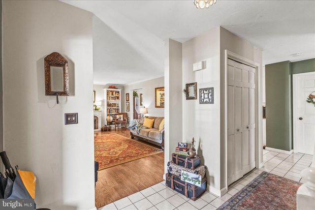10 AMANDA AVE, Hanover, PA 17331