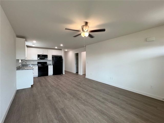 529 68th Avenue, Highfill, AR 72712