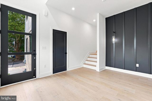 623 CRESTVIEW RD, Philadelphia, PA 19128