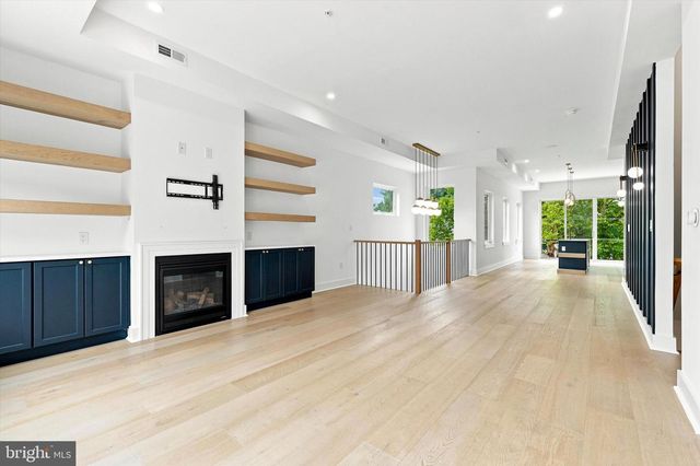 623 CRESTVIEW RD, Philadelphia, PA 19128