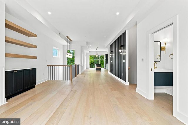 623 CRESTVIEW RD, Philadelphia, PA 19128