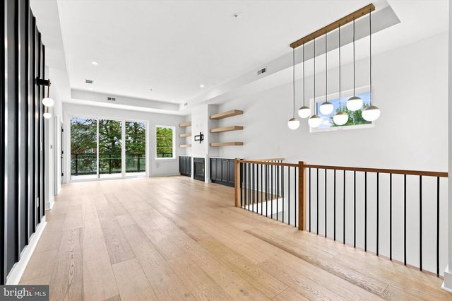 623 CRESTVIEW RD, Philadelphia, PA 19128
