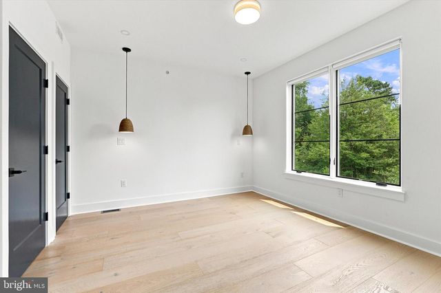 623 CRESTVIEW RD, Philadelphia, PA 19128