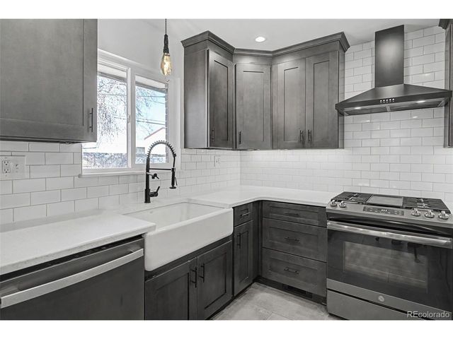 10915 W 68th Ave, Arvada, CO 80004