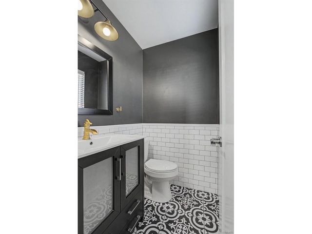 10915 W 68th Ave, Arvada, CO 80004