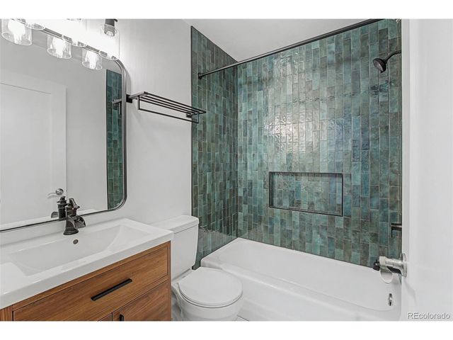 10915 W 68th Ave, Arvada, CO 80004