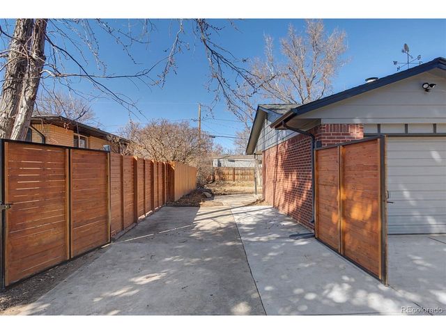 10915 W 68th Ave, Arvada, CO 80004