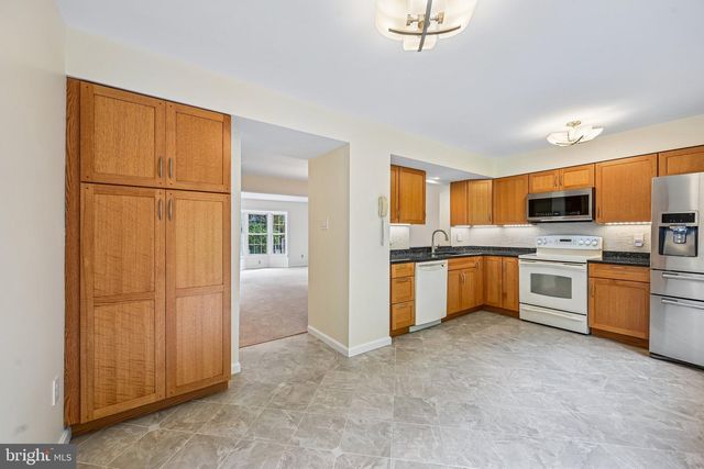 14114 OAKPOINTE DR, Laurel, MD 20707
