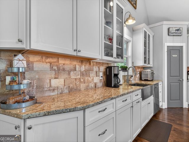 6920 Holly Springs Road, Clermont, GA 30527
