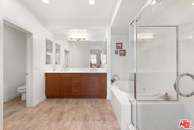 7100 Playa Vista Drive 405, Los Angeles, CA 90094